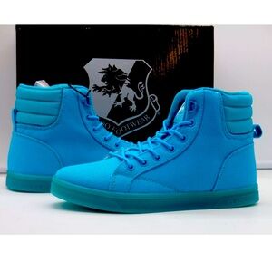 Vlado women’s shoes size 6 high tops Turquoise New with the box